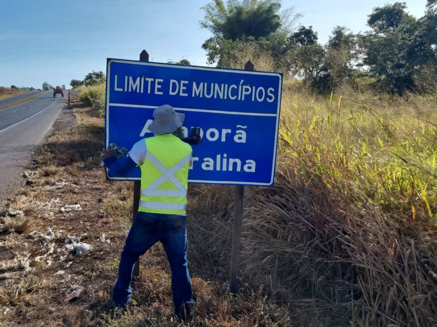 Limpeza de placa de limite de municípios